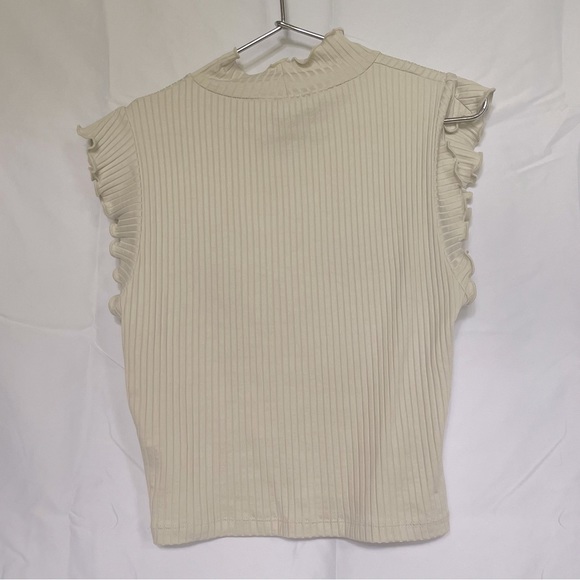 Zara Ribbed Top With Ruffled Neck & Sleeves - Picture 4 of 4